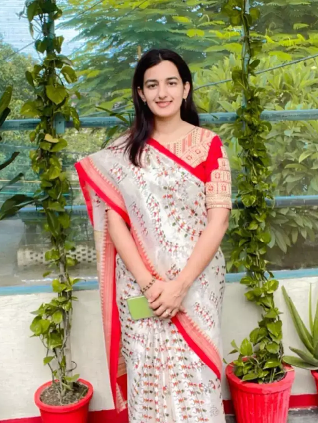This girl left her job at the World Bank to become an SDM, making history by securing rank 2 in the UPPCS.